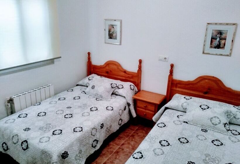 غرفة قياسية حمام مشترك, Pensión Mari