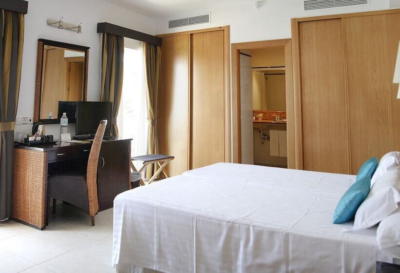 주니어 스위트 바다 전망, Apartamentos Cala Santanyi