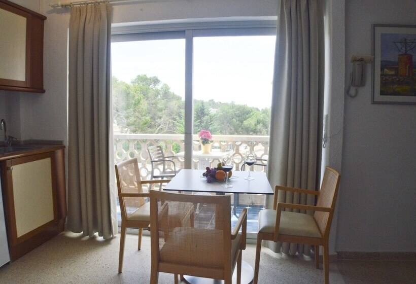 Студио Стандарт с Балконом, Apartamentos Cala Santanyi
