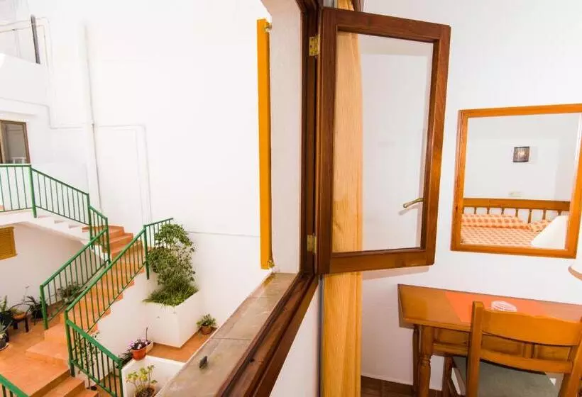 اتاق اکونومی, Hostal Cala Ratjada