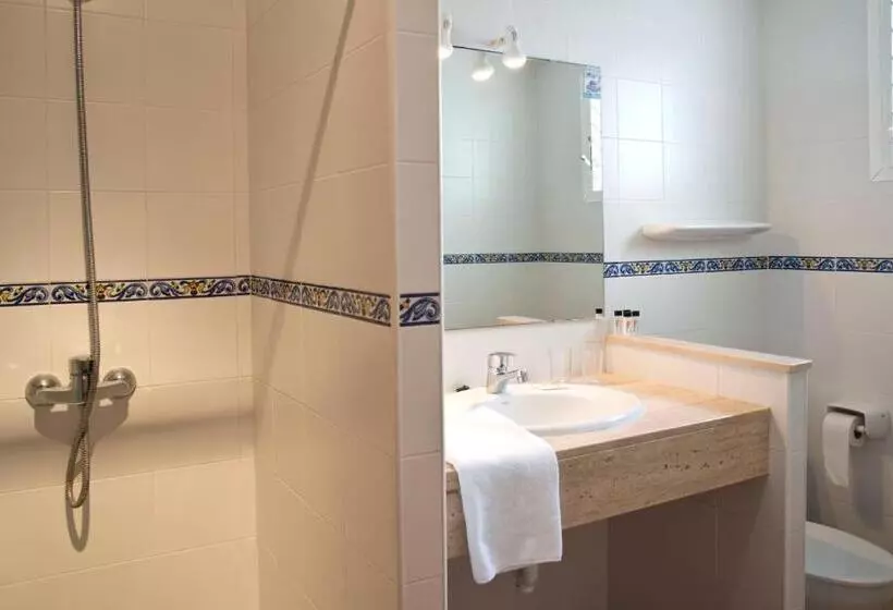 اتاق اکونومی, Hostal Cala Ratjada