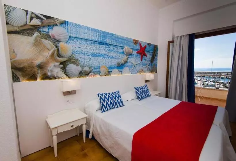 اتاق استاندارد با بالکن و چشم‌انداز دریا, Hostal Cala Ratjada