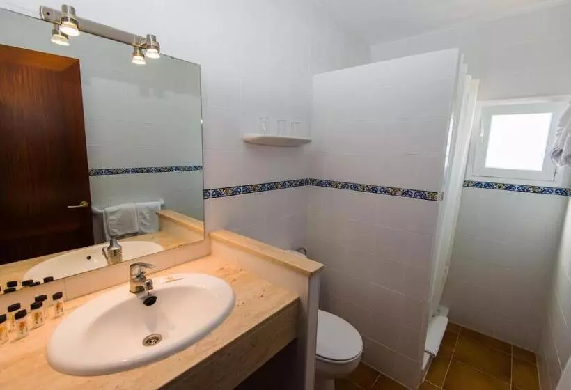 اتاق استاندارد با بالکن و چشم‌انداز دریا, Hostal Cala Ratjada