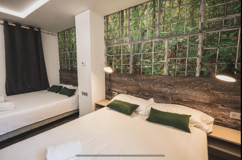 اتاق استاندارد چهار تخته, Fontanella Green House