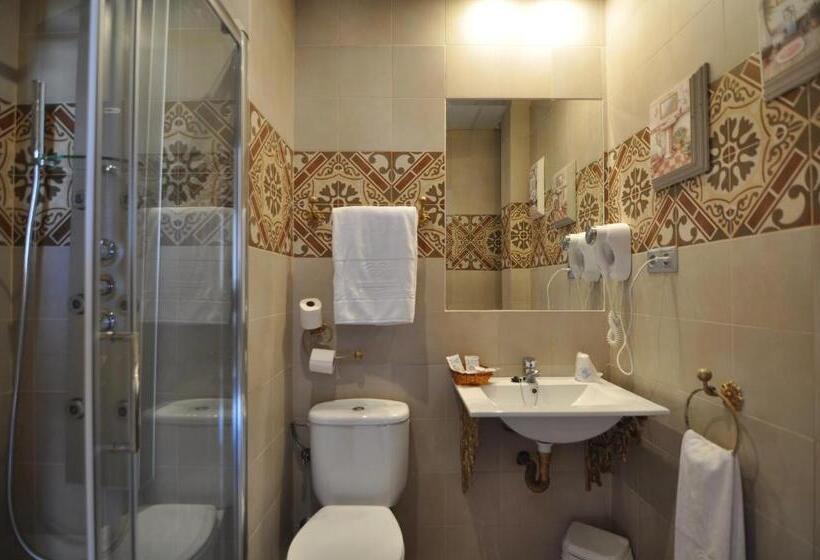 اتاق استاندارد یک نفره, Hostal La Fuente