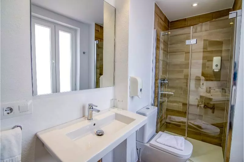 اتاق استاندارد یک نفره, Hostal La Isla