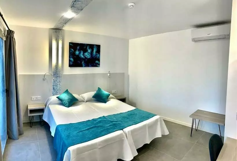 اتاق لوکس با چشم‌انداز استخر, Brisa  Adults Only
