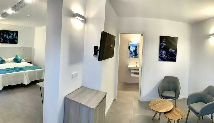 اتاق لوکس با چشم‌انداز استخر, Brisa  Adults Only