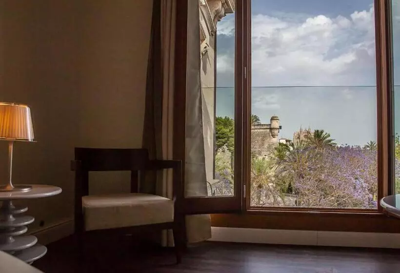 سوییت سوپریور, Hostal Cuba