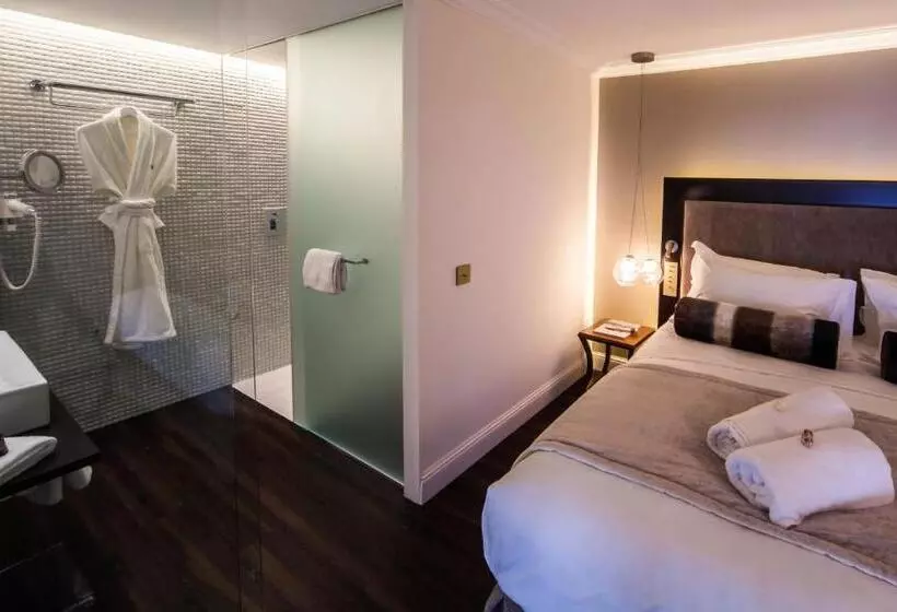 سوییت سوپریور, Hostal Cuba