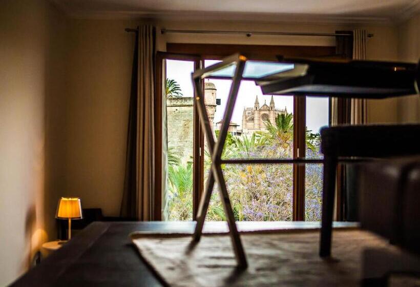 سوییت سوپریور, Hostal Cuba