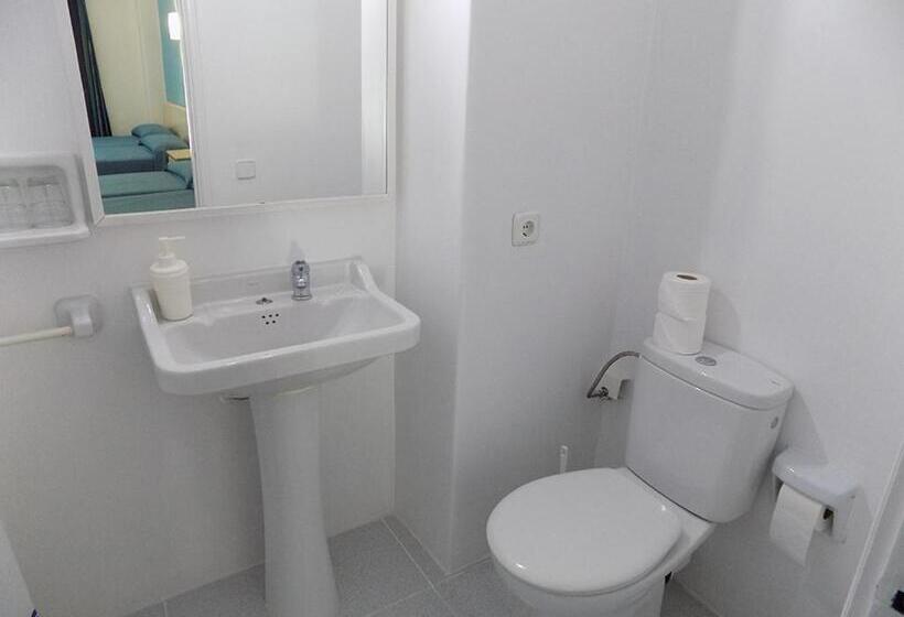 غرفة قياسية مزوَّدة بشُرفة, Hostal Villa Maruja