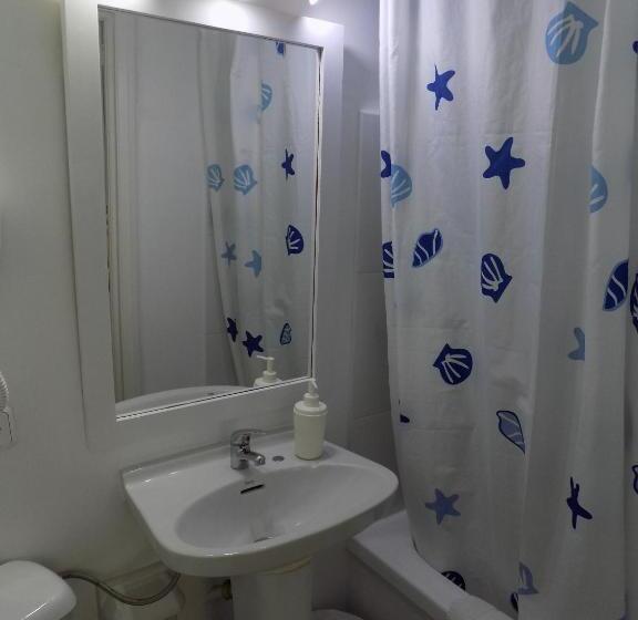 غرفة قياسية مزوَّدة بشُرفة, Hostal Villa Maruja