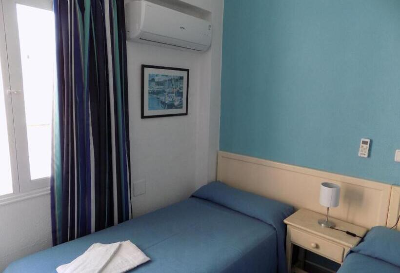 غرفة قياسية مزوَّدة بشُرفة, Hostal Villa Maruja