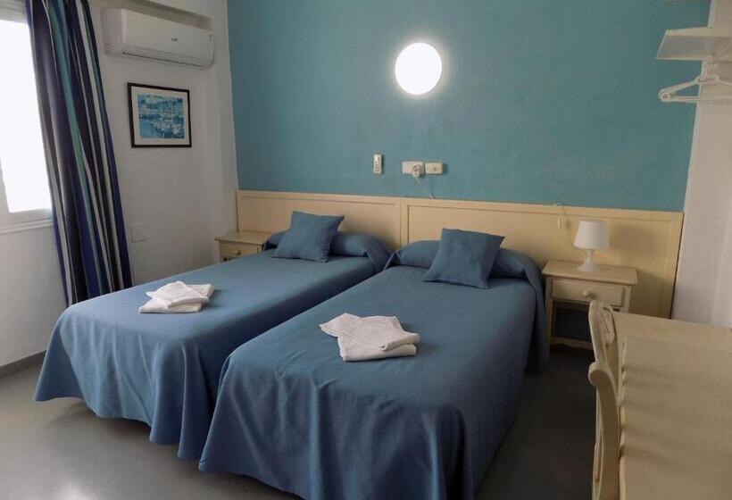 غرفة قياسية مزوَّدة بشُرفة, Hostal Villa Maruja