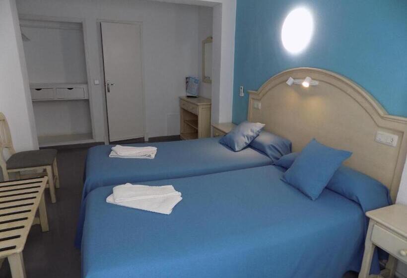 غرفة قياسية مزوَّدة بشُرفة, Hostal Villa Maruja