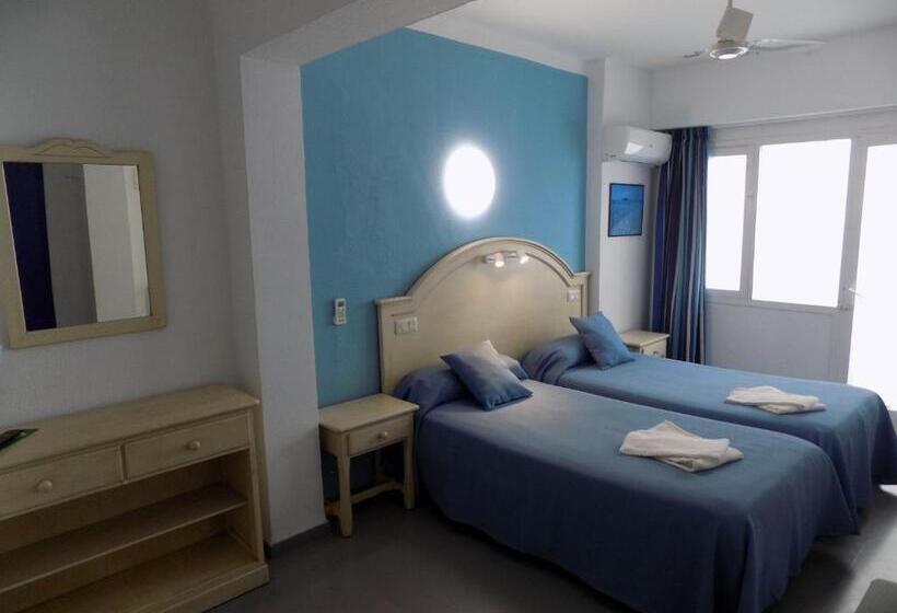 غرفة قياسية مزوَّدة بشُرفة, Hostal Villa Maruja