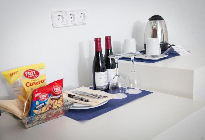 이코노미 룸, Los Geranios