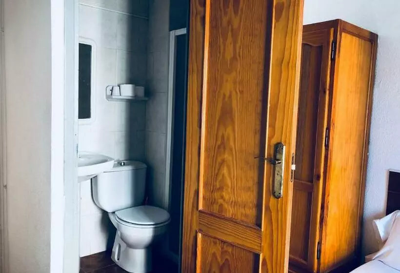 اتاق استاندارد یک نفره, Làtic Rooms