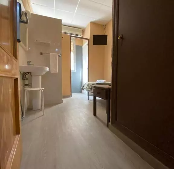 اتاق استاندارد یک نفره, Làtic Rooms