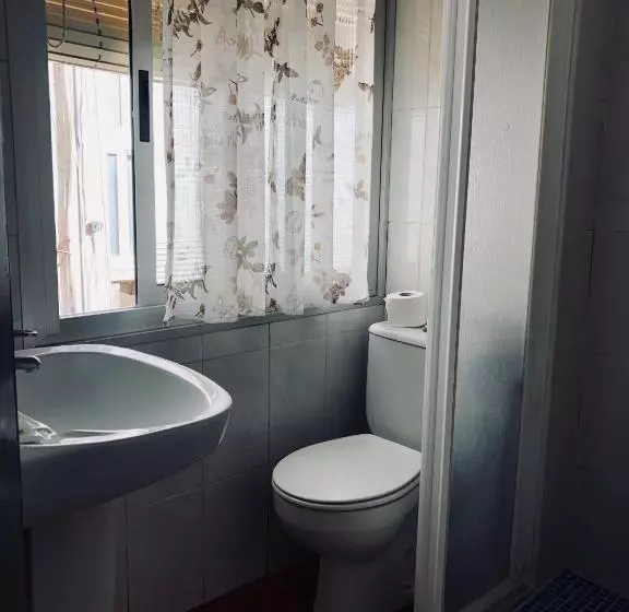 اتاق لوکس, Làtic Rooms