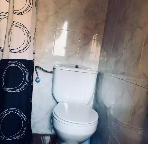 اتاق لوکس, Làtic Rooms