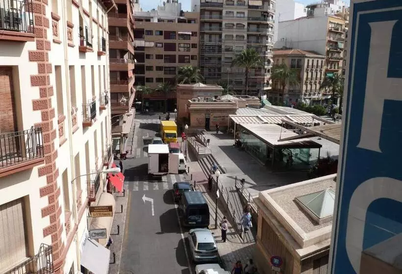 اتاق استاندارد با چشم‌انداز شهر, Làtic Rooms