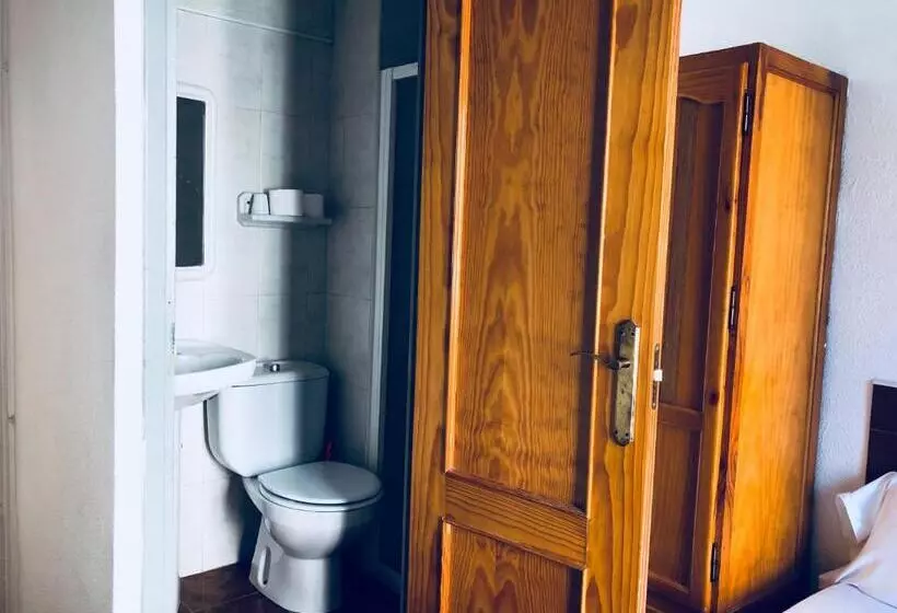 اتاق استاندارد با چشم‌انداز شهر, Làtic Rooms