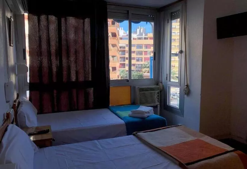 اتاق استاندارد با چشم‌انداز شهر, Làtic Rooms