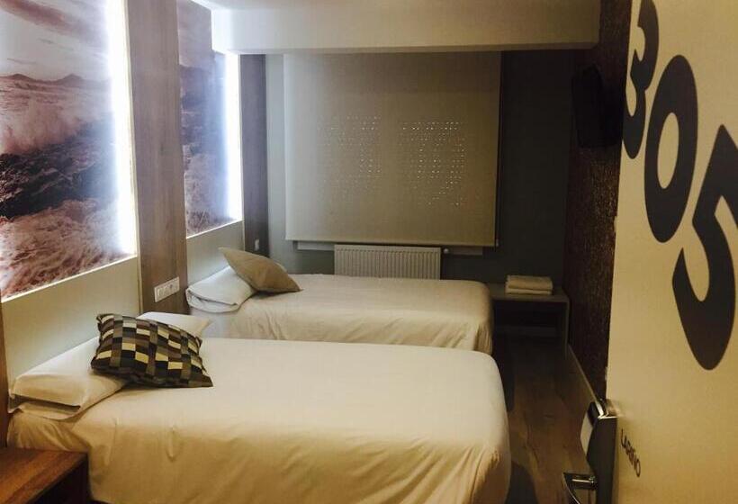 חדר משפחתי, Rio Sil Carballo