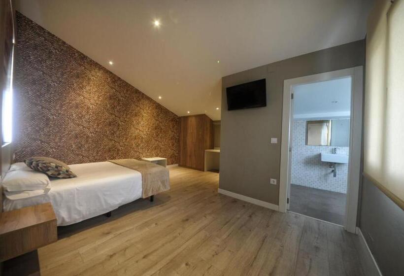 חדר סטנדרט לשלושה, Rio Sil Carballo