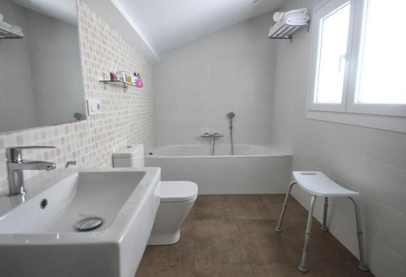 חדר סטנדרט לשלושה, Rio Sil Carballo