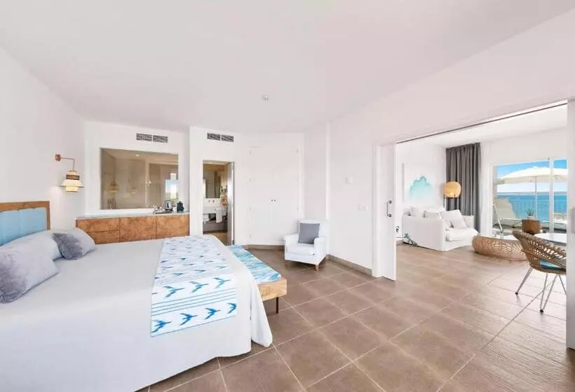 سوییت با چشم‌انداز دریا, Villa Chiquita   Adults Only   Over 12