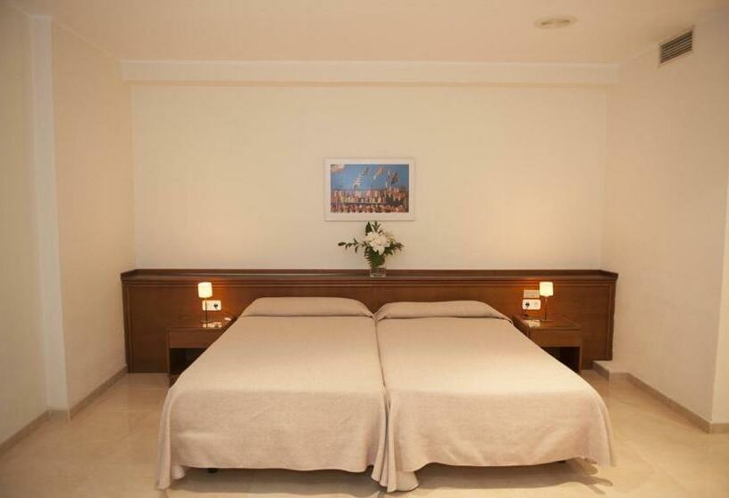 آپارتمان 2 خوابه, Lloyds Beach Club