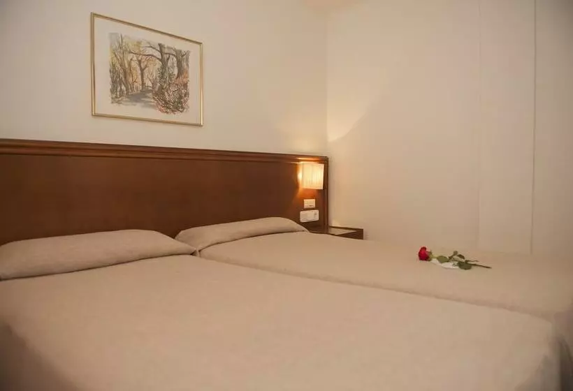 اتاق استاندارد, Lloyds Beach Club