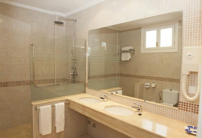 اتاق استاندارد, Lloyds Beach Club