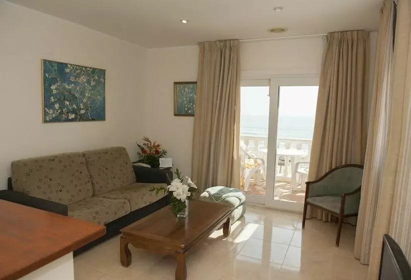 海の見える１ベッドルームアパートメント, Lloyds Beach Club