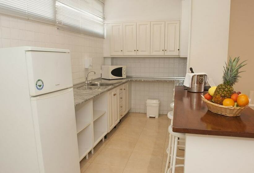 آپارتمان 2 خوابه, Lloyds Beach Club