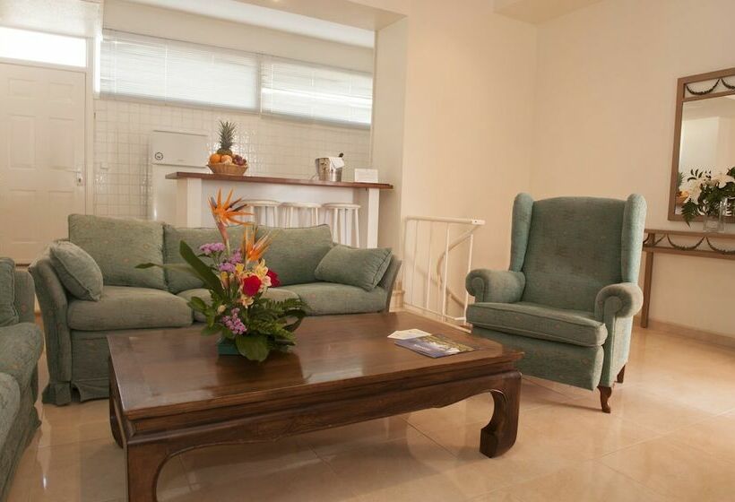 آپارتمان 2 خوابه, Lloyds Beach Club