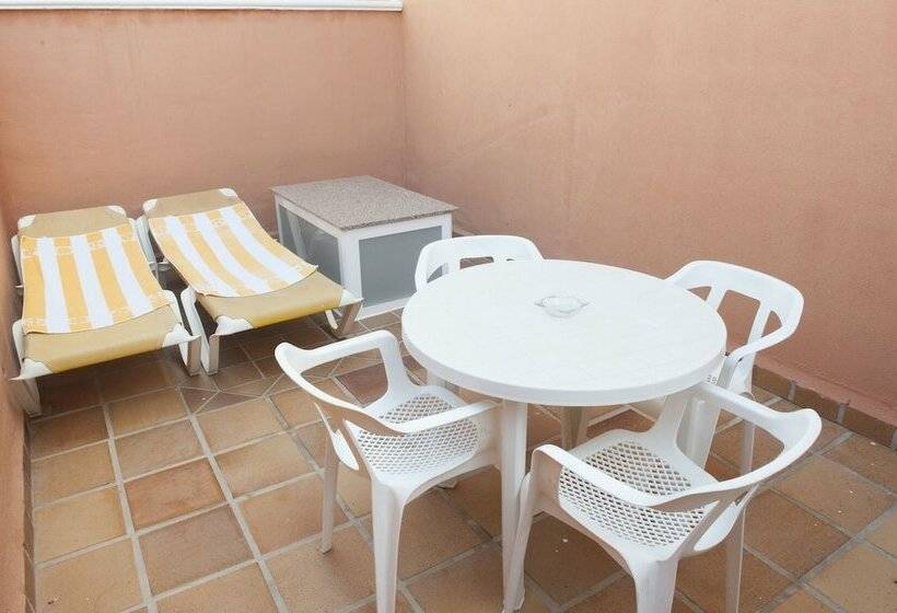 آپارتمان 2 خوابه, Lloyds Beach Club