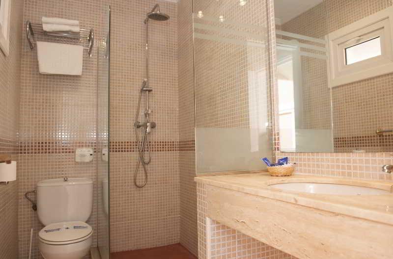 آپارتمان 2 خوابه, Lloyds Beach Club