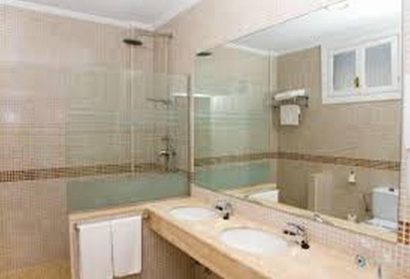 آپارتمان 2 خوابه, Lloyds Beach Club