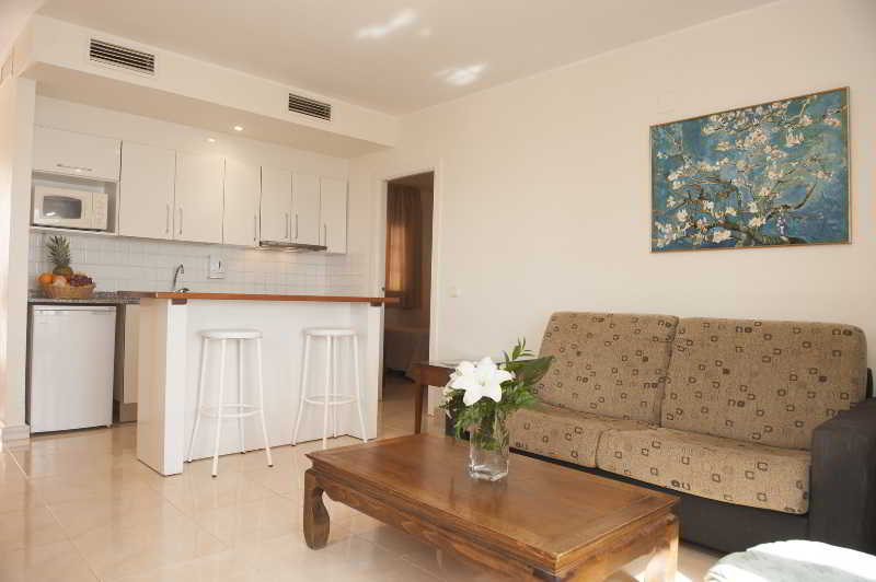 آپارتمان 2 خوابه, Lloyds Beach Club