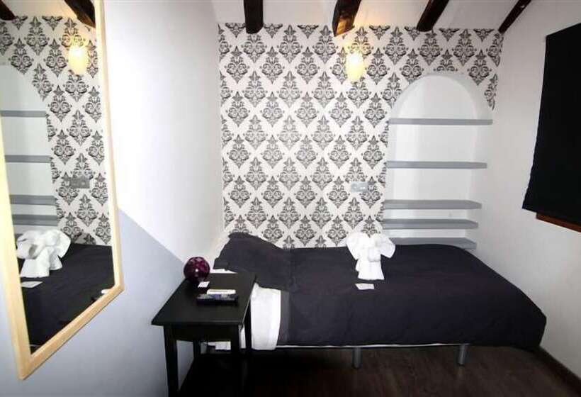 Habitación Estándar Individual, Hostal Abril Madrid