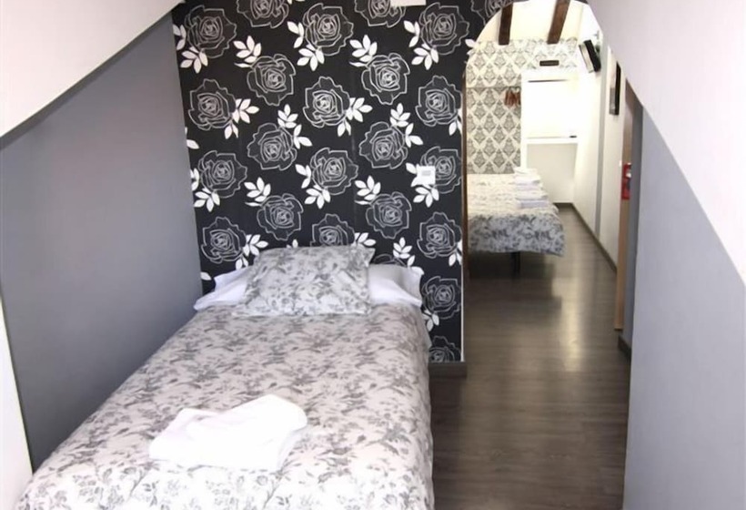 اتاق استاندارد سه نفره, Hostal Abril Madrid