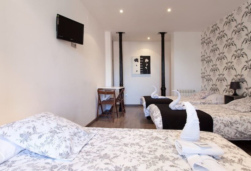 اتاق استاندارد سه نفره, Hostal Abril Madrid