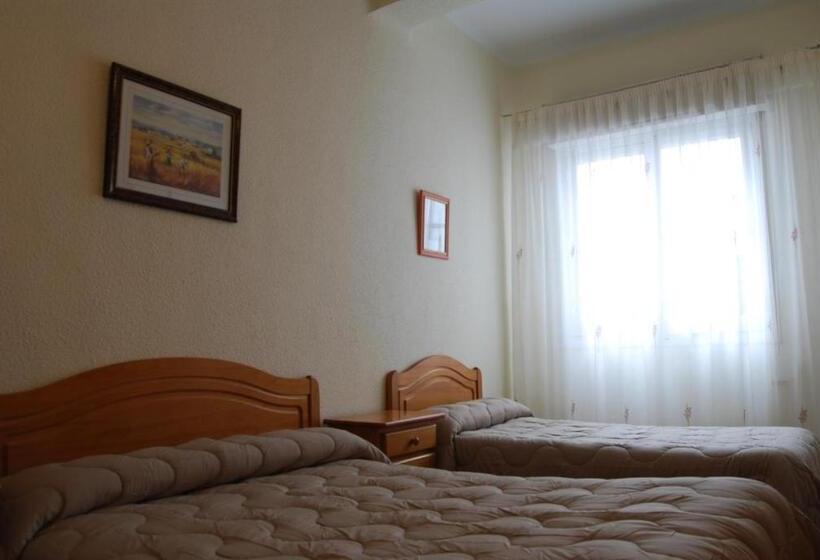 اتاق استاندارد چهار تخته, Hostal America