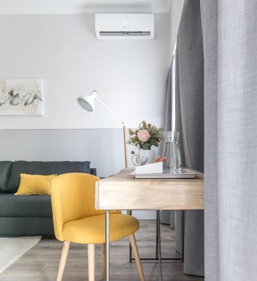 اتاق استاندارد با بالکن, Bypillow Velázquez 45