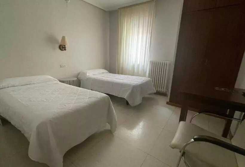 スタンダードルーム, Hostal Ochoa