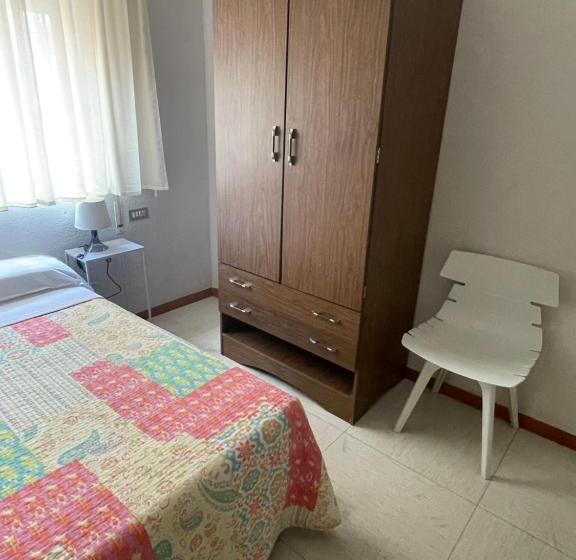 اتاق استاندارد یک نفره, Hostal Ochoa
